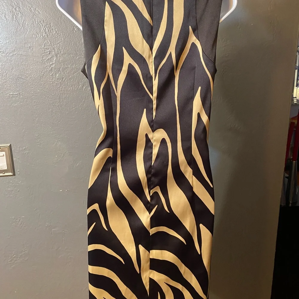 ALYX LIMITED SAFARI SILK ROUNDNECK  SLEEVELESS SHIFT DRESS - Picture 2 of 16
